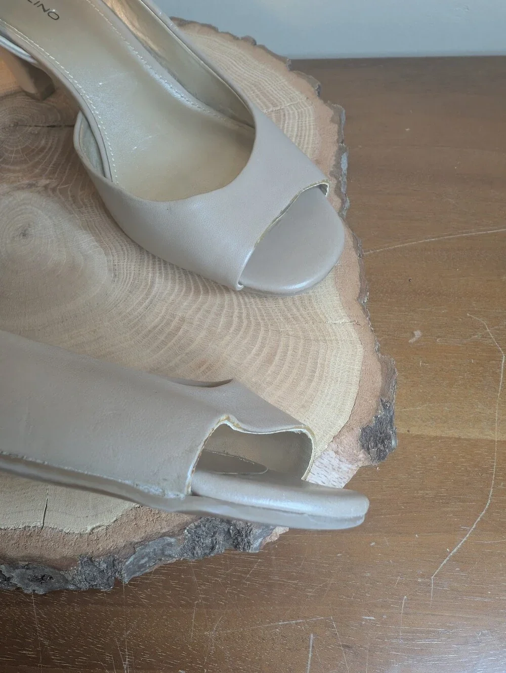 Bandolino patent leather nude pumps peep toe size 9